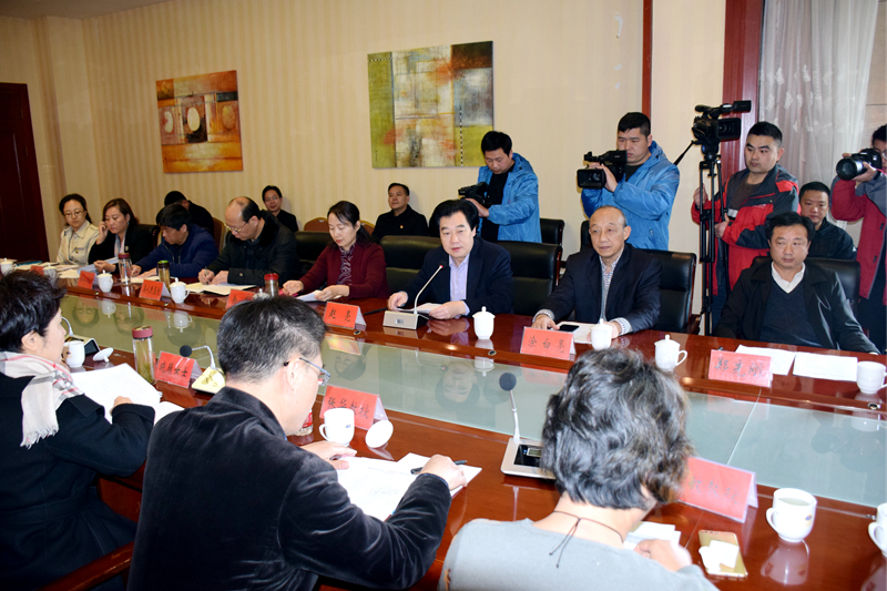 DSC_0825.JPG DSC_0825.JPG