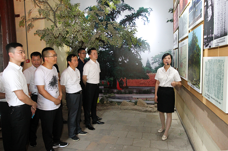 潢川县委办公室开展“不忘初心、牢记使命”主题党日活动