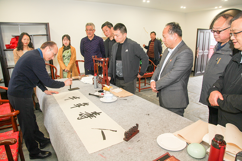 扶贫扶志扶智——信阳师院书法家走进潢川农村农户 扶贫扶志扶智——信阳师院书法家走进潢川农村农户