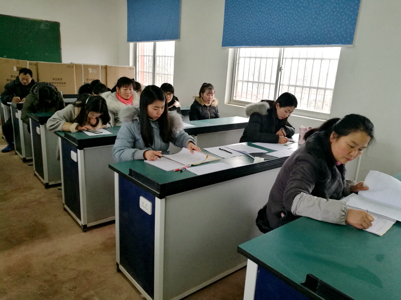 黄湖小学召开2019年春季学期开学工作会议2.jpg 黄湖小学召开2019年春季学期开学工作会议2.jpg
