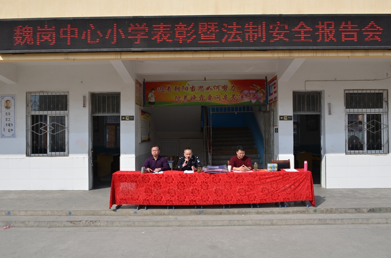 派出所指导员樊振威安全教育讲话.JPG