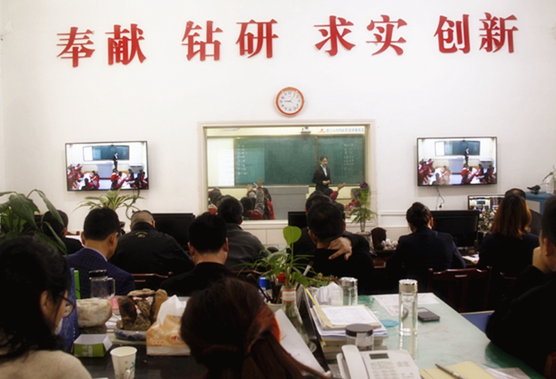 潢川二中和行知中学手拉手教研活动-1.jpg 潢川二中和行知中学手拉手教研活动-1.jpg