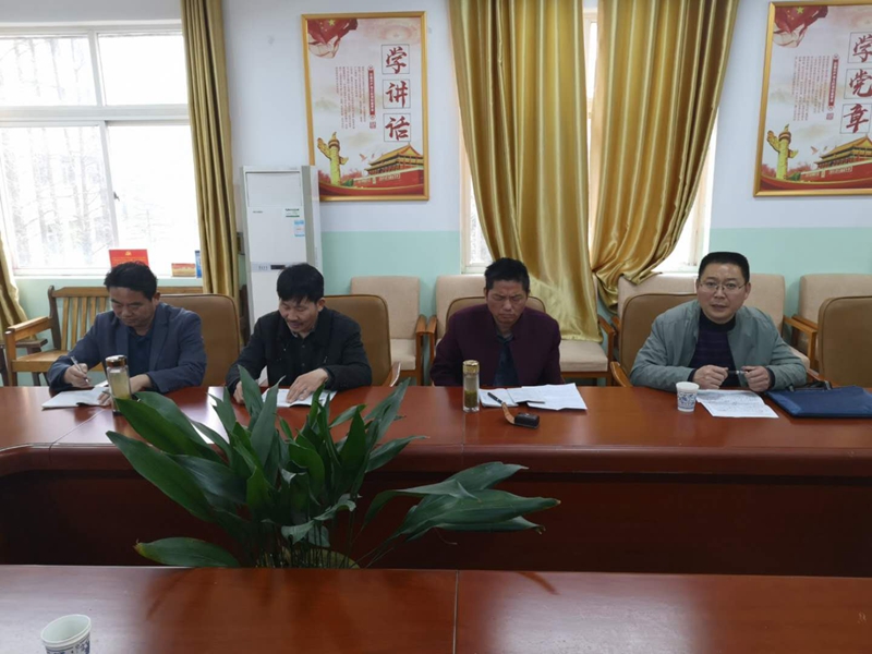 评课交流现场 (3).jpg 评课交流现场 (3).jpg