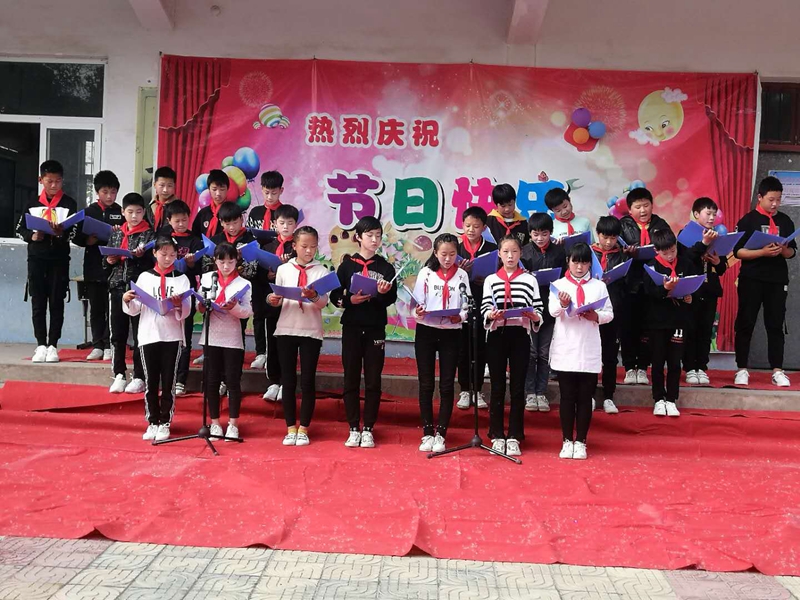 六年级朗诵《彩色的梦》.jpg