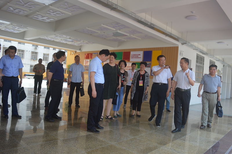 1、省检查组莅临学校.JPG