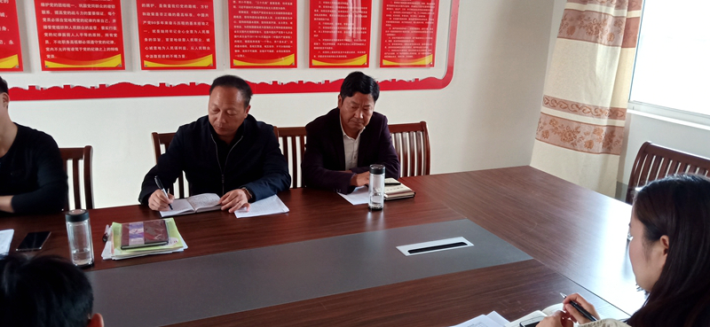 3党支部副书记费万如做工作安排.jpg 3党支部副书记费万如做工作安排.jpg
