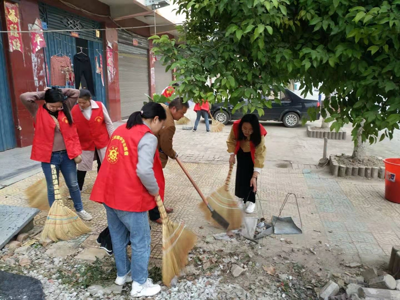 仁和中学再次开展志愿者义务劳动7.jpg 仁和中学再次开展志愿者义务劳动7.jpg