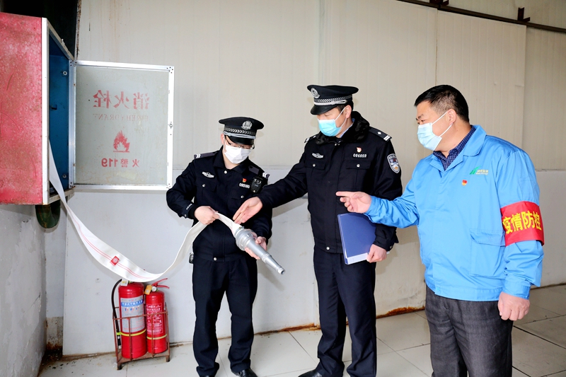 潢川公安：开展消防安全检查！6V0A1465.JPG