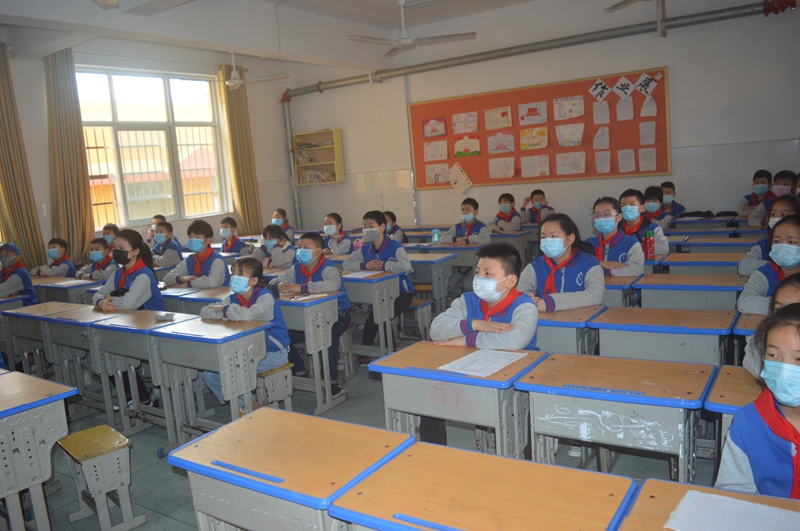 逸夫小学高年级正式复学 (8).JPG