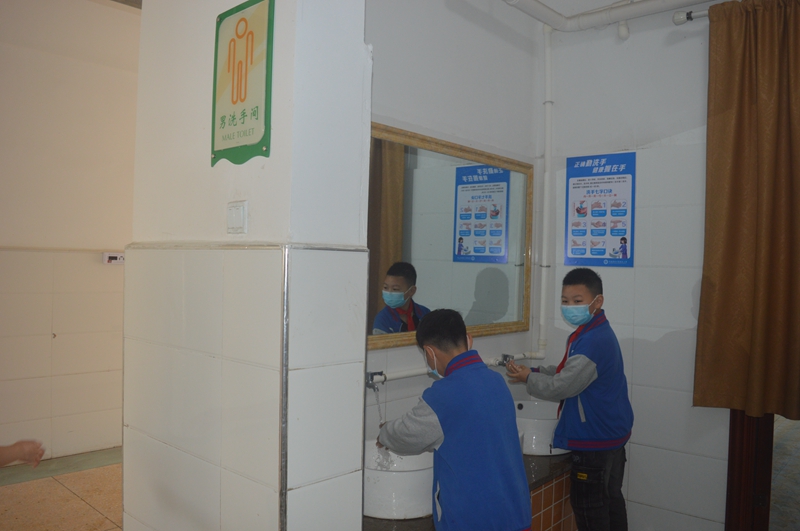 逸夫小学高年级正式复学 (14).JPG