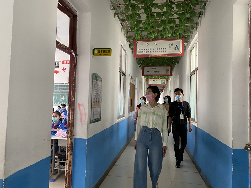 校领导检查2.jpg 校领导检查2.jpg