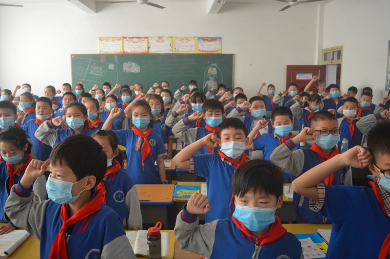 12防溺水主题班会.JPG