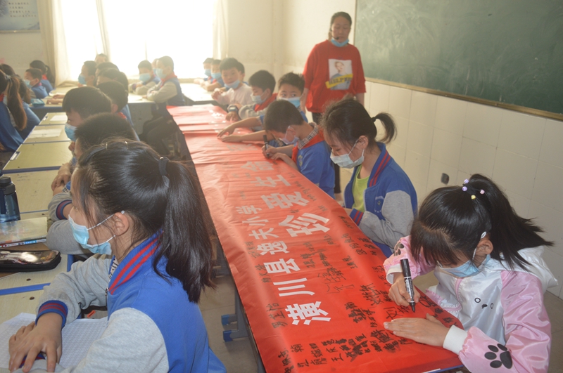 16防溺水主题班会.JPG