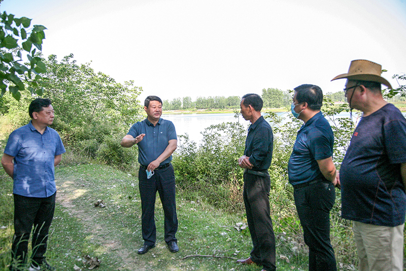 赵军华召开潢河防汛分指挥部现场办公会 赵军华召开潢河防汛分指挥部现场办公会