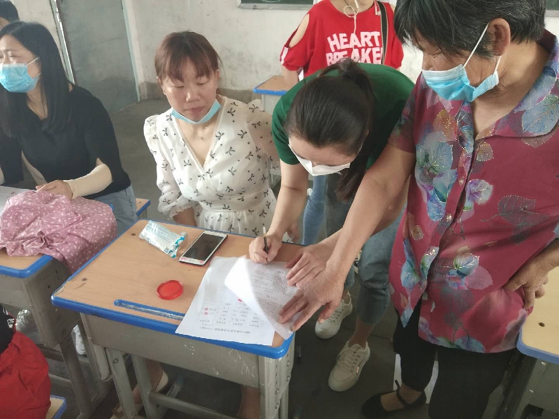 家长与学校签订防溺水安全承诺书 (2).jpg