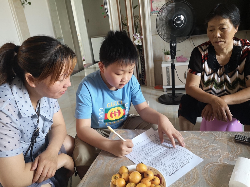 逸夫小学开展防溺“大家访”活动 (2).jpg 逸夫小学开展防溺“大家访”活动 (2).jpg