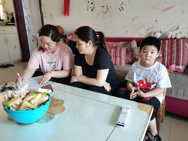 逸夫小学开展防溺“大家访”活动 (8).jpg 逸夫小学开展防溺“大家访”活动 (8).jpg
