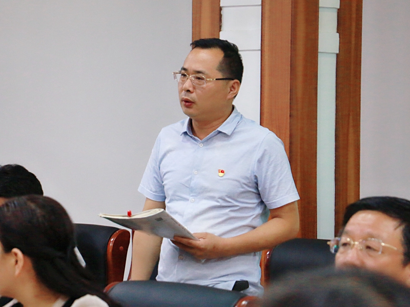 七、党员代表作表态发言(栗军华).jpg 七、党员代表作表态发言(栗军华).jpg