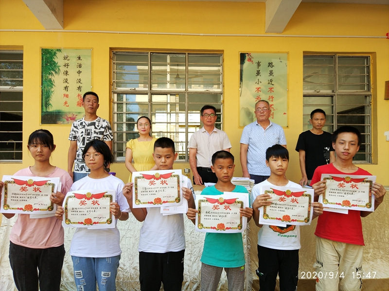 优秀学生合影留念4.jpg