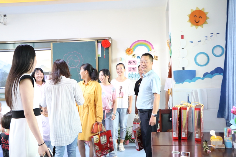 潢川一小开展庆祝第36个教师节活动3.JPG