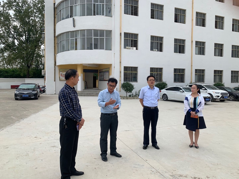 何文华校长汇报联盟办学近一年来整体工作情况.jpg 何文华校长汇报联盟办学近一年来整体工作情况.jpg
