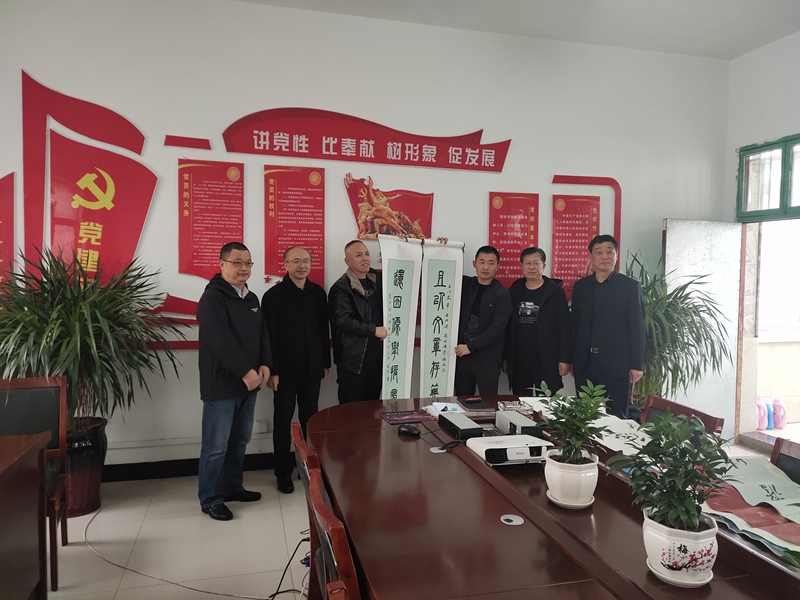 名家进仁中 墨香满校园6.jpg 名家进仁中 墨香满校园6.jpg