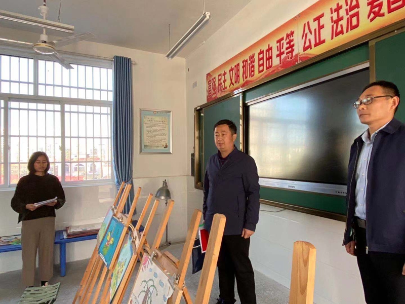 潢川一小迎接市义务教育均衡发展督导检查6.jpg 潢川一小迎接市义务教育均衡发展督导检查6.jpg