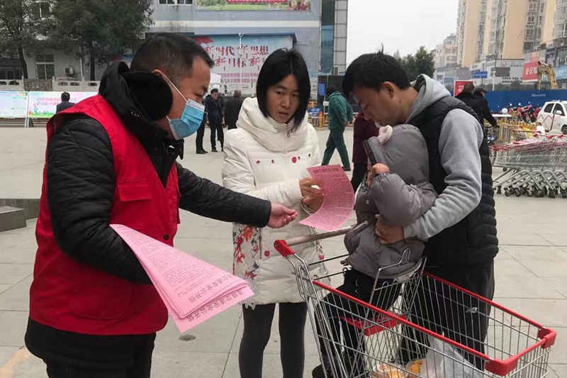西亚超市门前.jpg 西亚超市门前.jpg