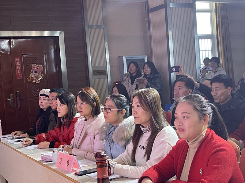 现场评委.jpg 现场评委.jpg