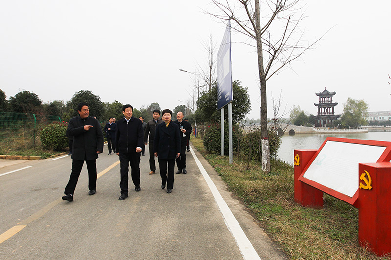 市政协来我县考察接续推进全面脱贫攻坚与乡村振兴有效衔接工作 市政协来我县考察接续推进全面脱贫攻坚与乡村振兴有效衔接工作