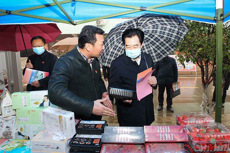 赵亮带队组织开展党建“逐乡观摩”活动