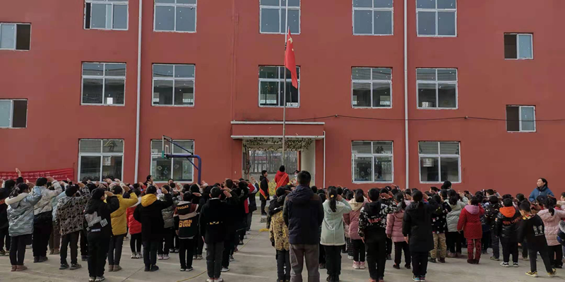 黄湖小学举行开学典礼暨安全教育集会1.png 黄湖小学举行开学典礼暨安全教育集会1.png