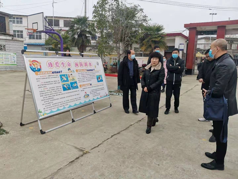 查看校园环境1.jpg