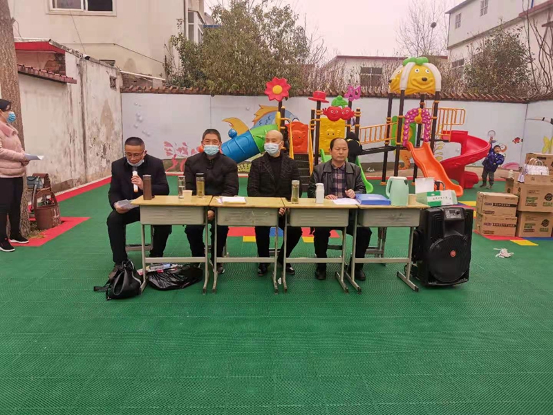 4春申中心校工会主席刘防林致辞.jpg 4春申中心校工会主席刘防林致辞.jpg