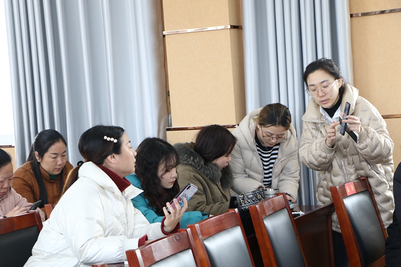 潢川一小召开“大数据+阅读”项目培训会8.JPG