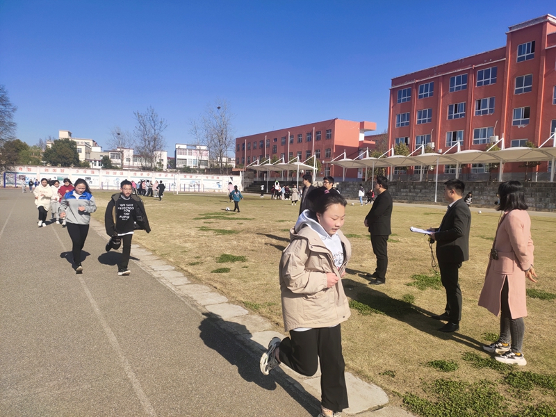 仁和中学积极备战2021初中毕业升学体育考试4.jpg 仁和中学积极备战2021初中毕业升学体育考试4.jpg