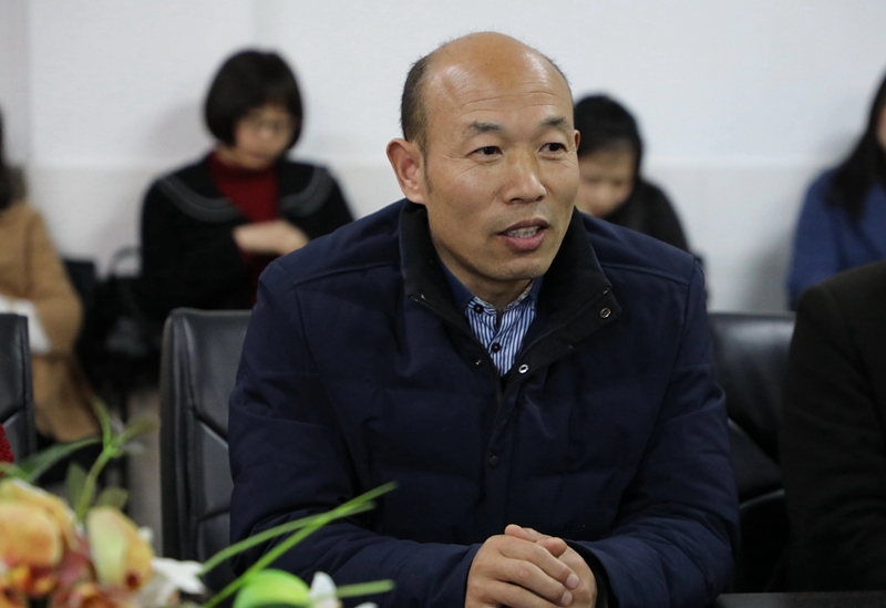 教务人员发言.jpg 教务人员发言.jpg