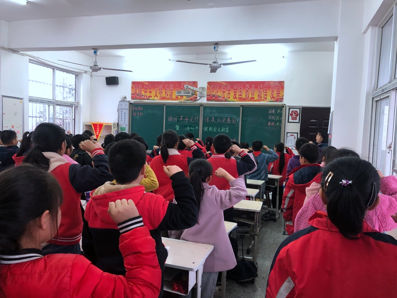 重温入队誓词 (2).JPG