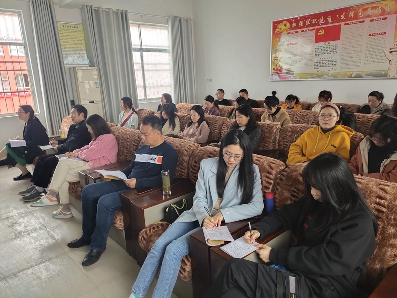 仁和中学顺利举行第三教研协作区语文教学研讨交流活动 (5).jpg