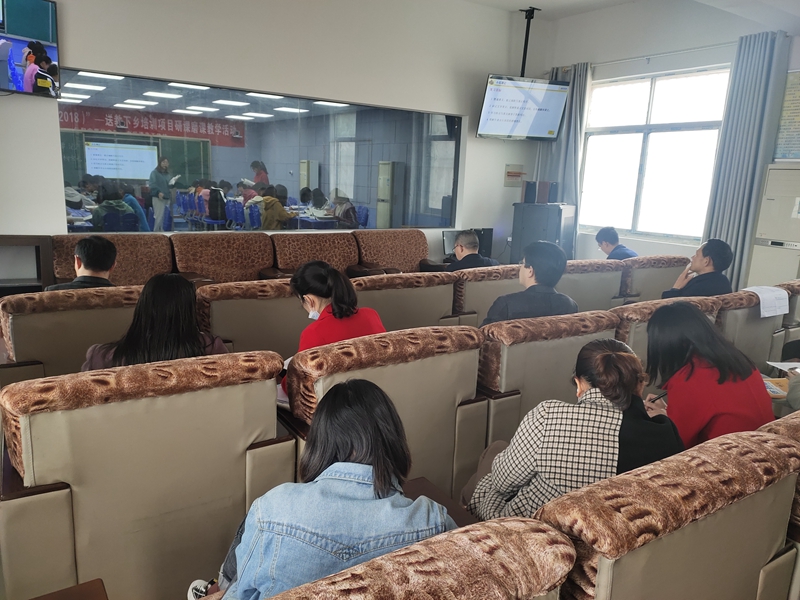 仁和中学顺利举行青年教师优质课选拔赛 (1).jpg