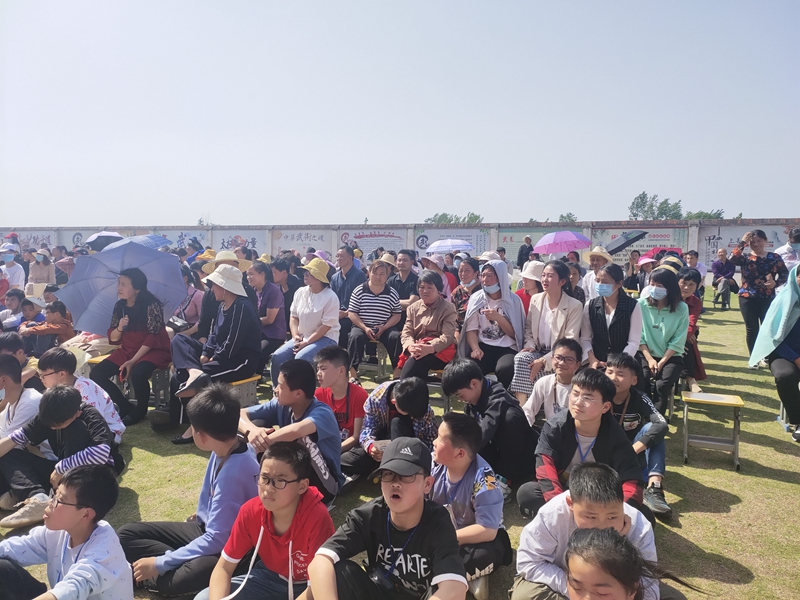 仁和中学隆重举行期中表彰大会 (1).jpg 仁和中学隆重举行期中表彰大会 (1).jpg