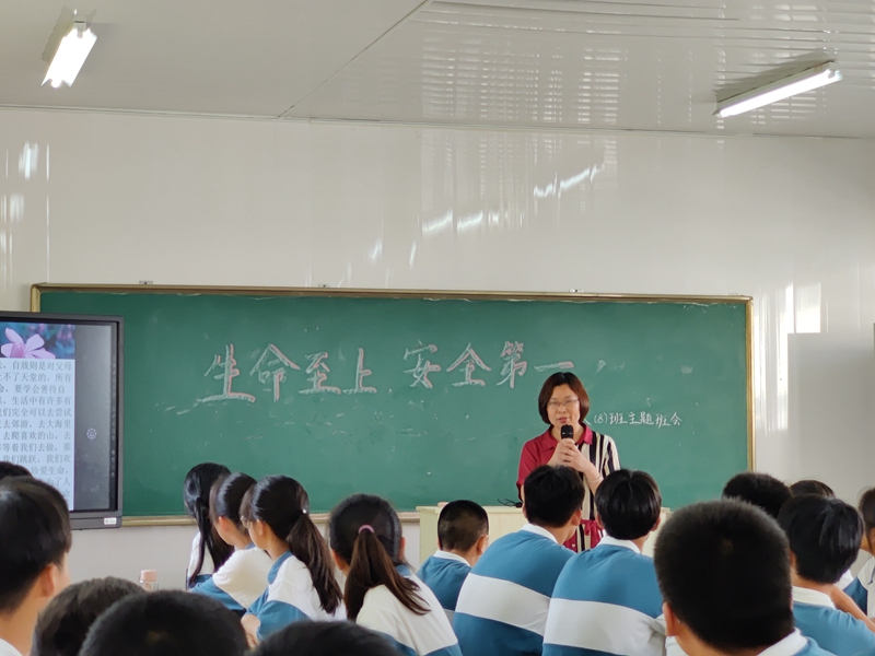 曹学琴.jpg 曹学琴.jpg
