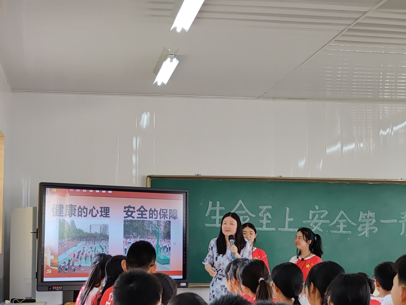 李敏.jpg 李敏.jpg