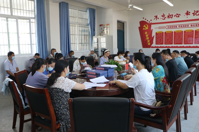 潢川一小召开疫情防控暨开学前准备工作推进会3.JPG