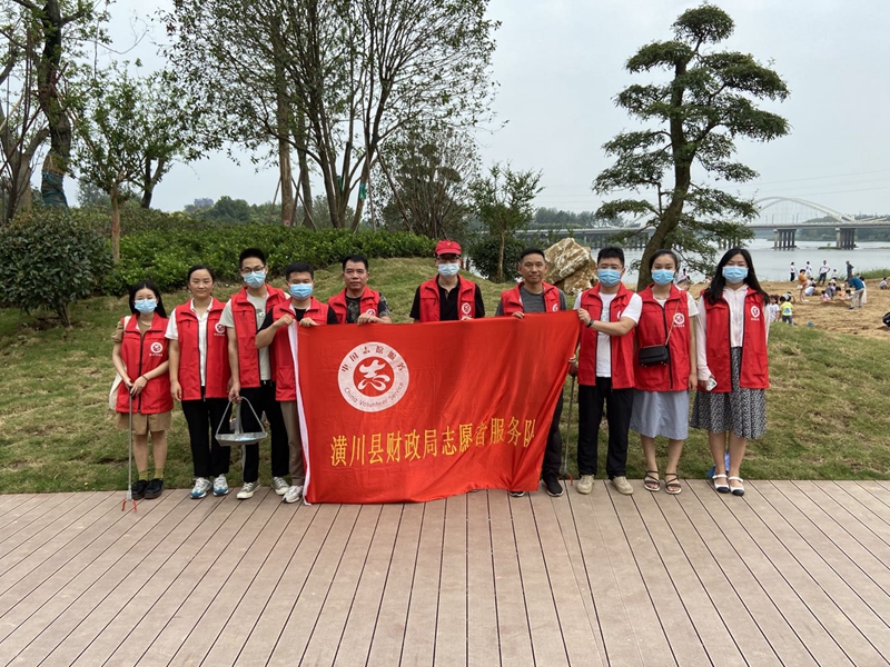 合影文明旅游.jpg 合影文明旅游.jpg