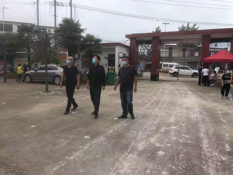 检查开学工作2.jpg 检查开学工作2.jpg