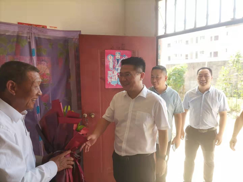 4.jpg 4.jpg