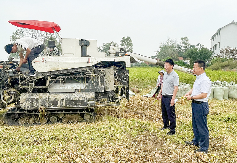 张胜利到乡镇检查养老机构和“三秋”安全生产