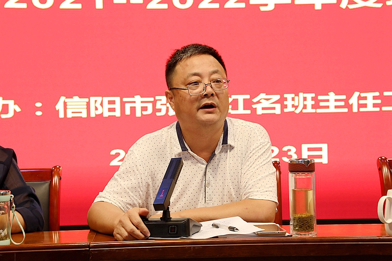 逸夫小学副校长  刘向东.JPG