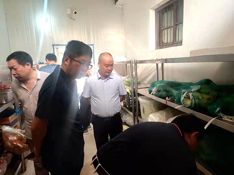 仁和中学强化学校食堂监管 确保师生餐饮安全 (6).jpg 仁和中学强化学校食堂监管 确保师生餐饮安全 (6).jpg
